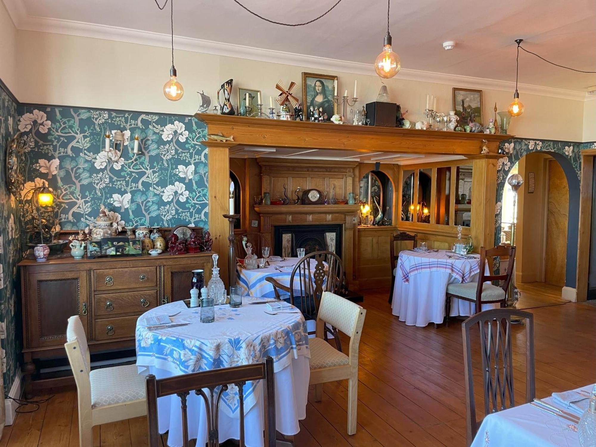 Knights Court Hotel