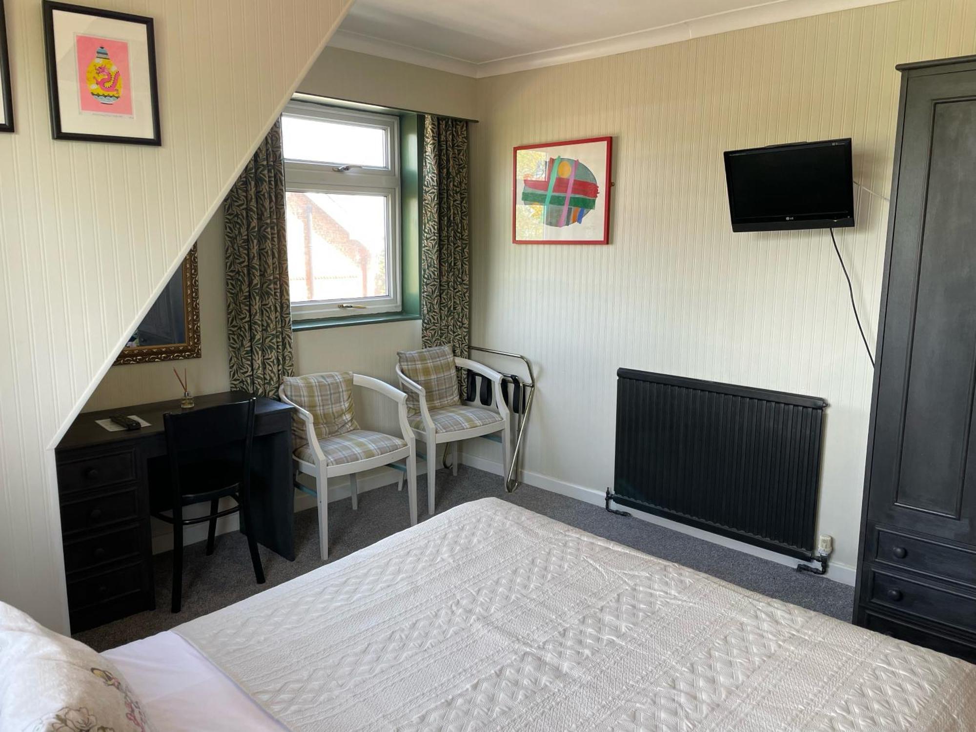 Hotel Knights Court 3*